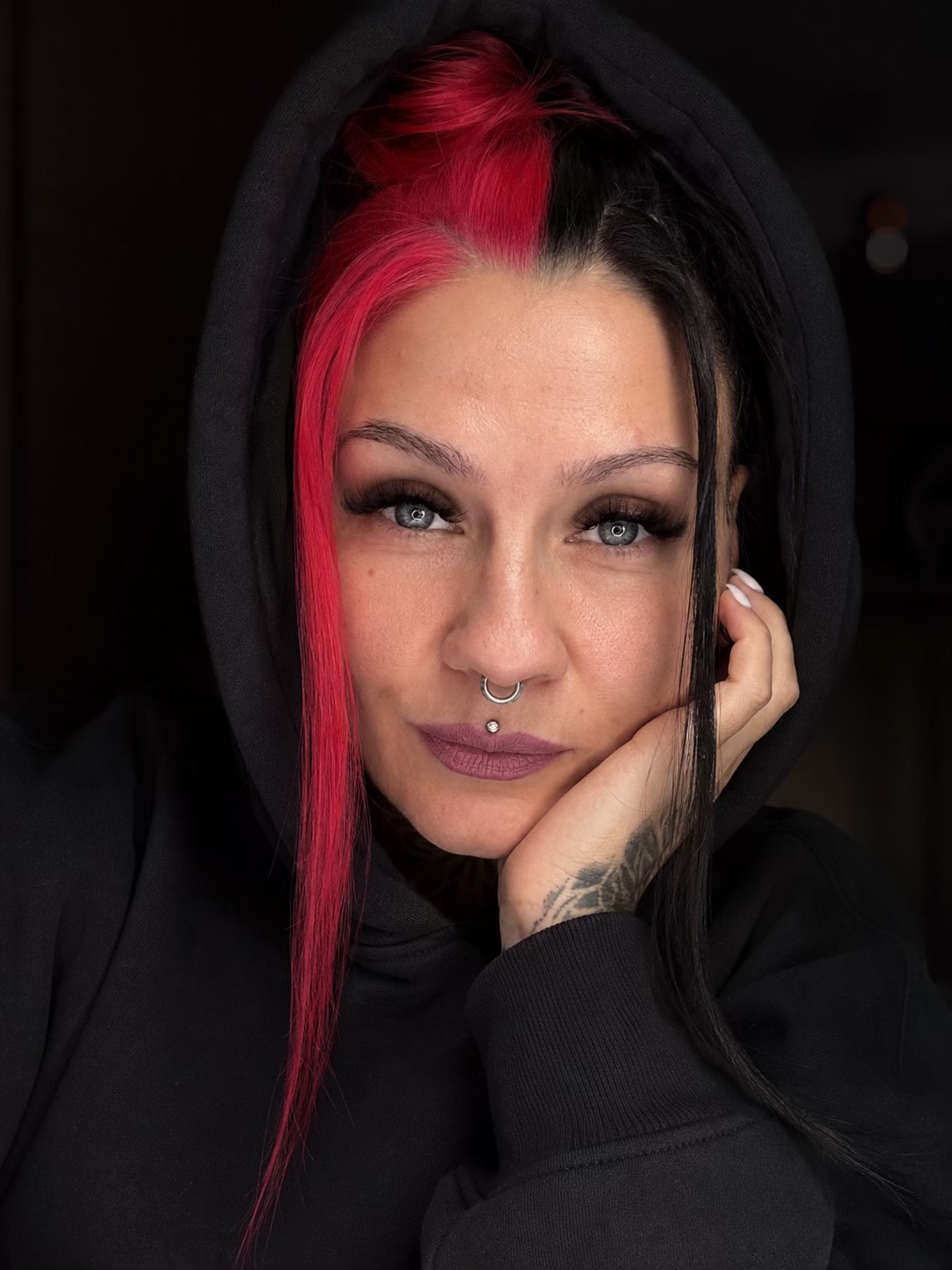 @𝑀𝒶𝓃𝒿𝒶 🍒
