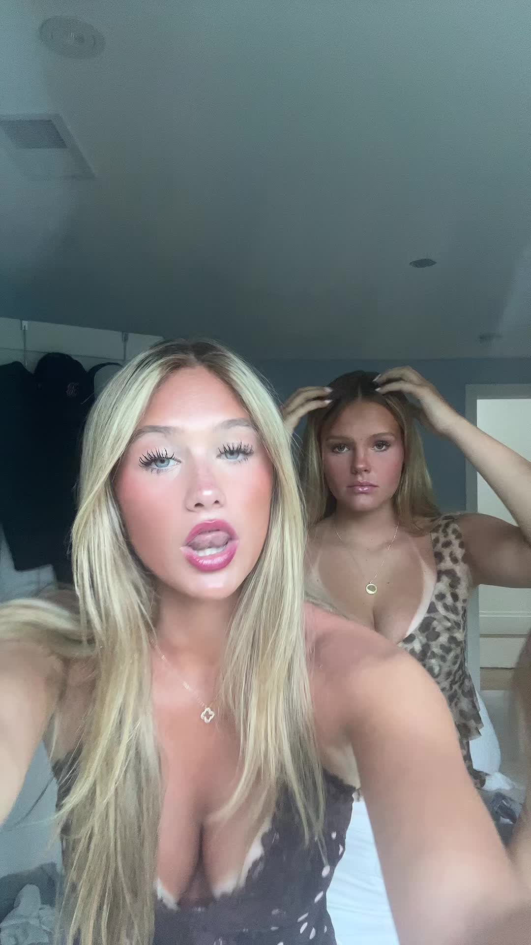 @😝🌊✌️💕🏃&zwj;♀️