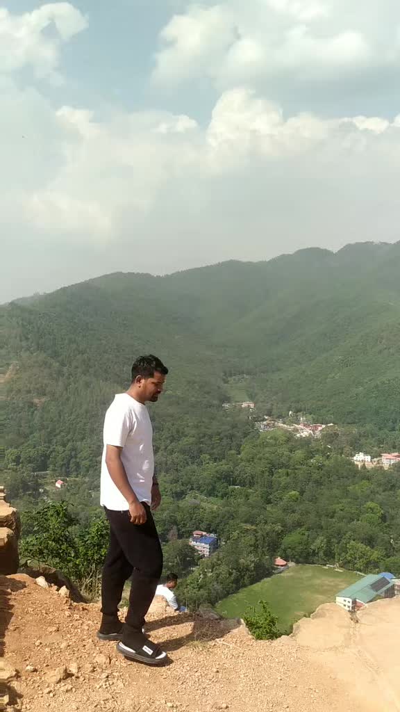 @एक मुसाफिर