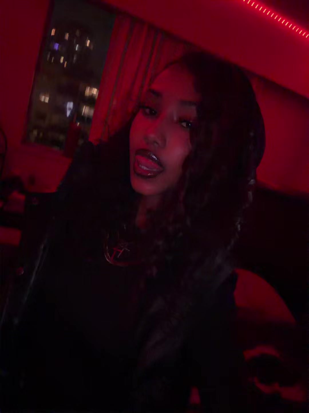 @🧛♀️
