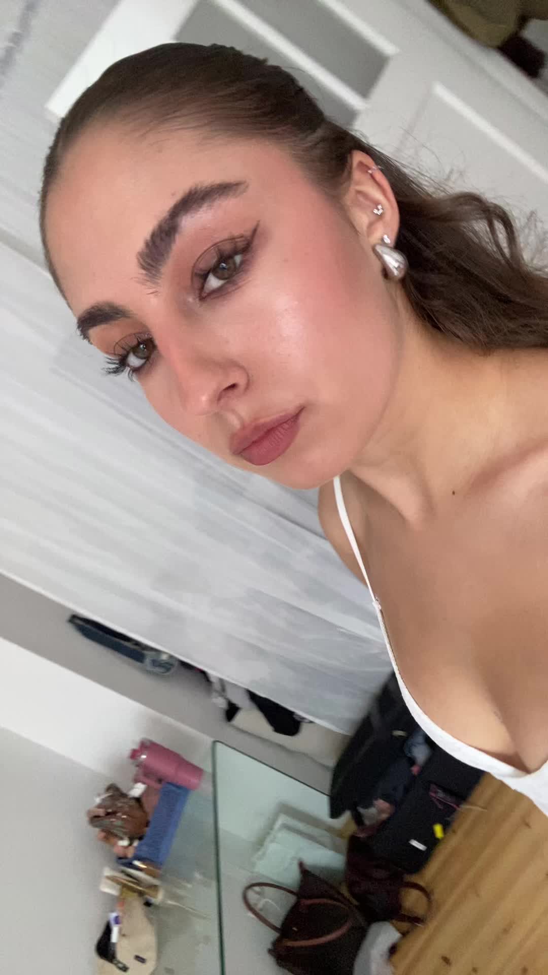 @celineleandra
