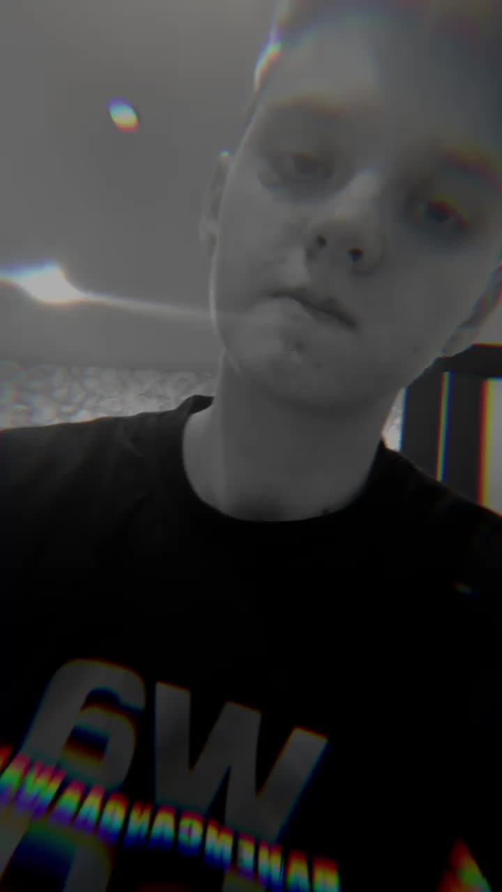 @𝓑𝓻𝓸𝓴𝓮𝓷 𝓗𝓮𝓪𝓻𝓽♡