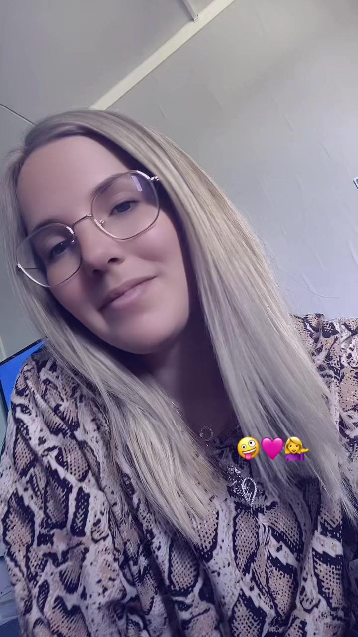 @MomOf3Girls🌸🌈👑🩷