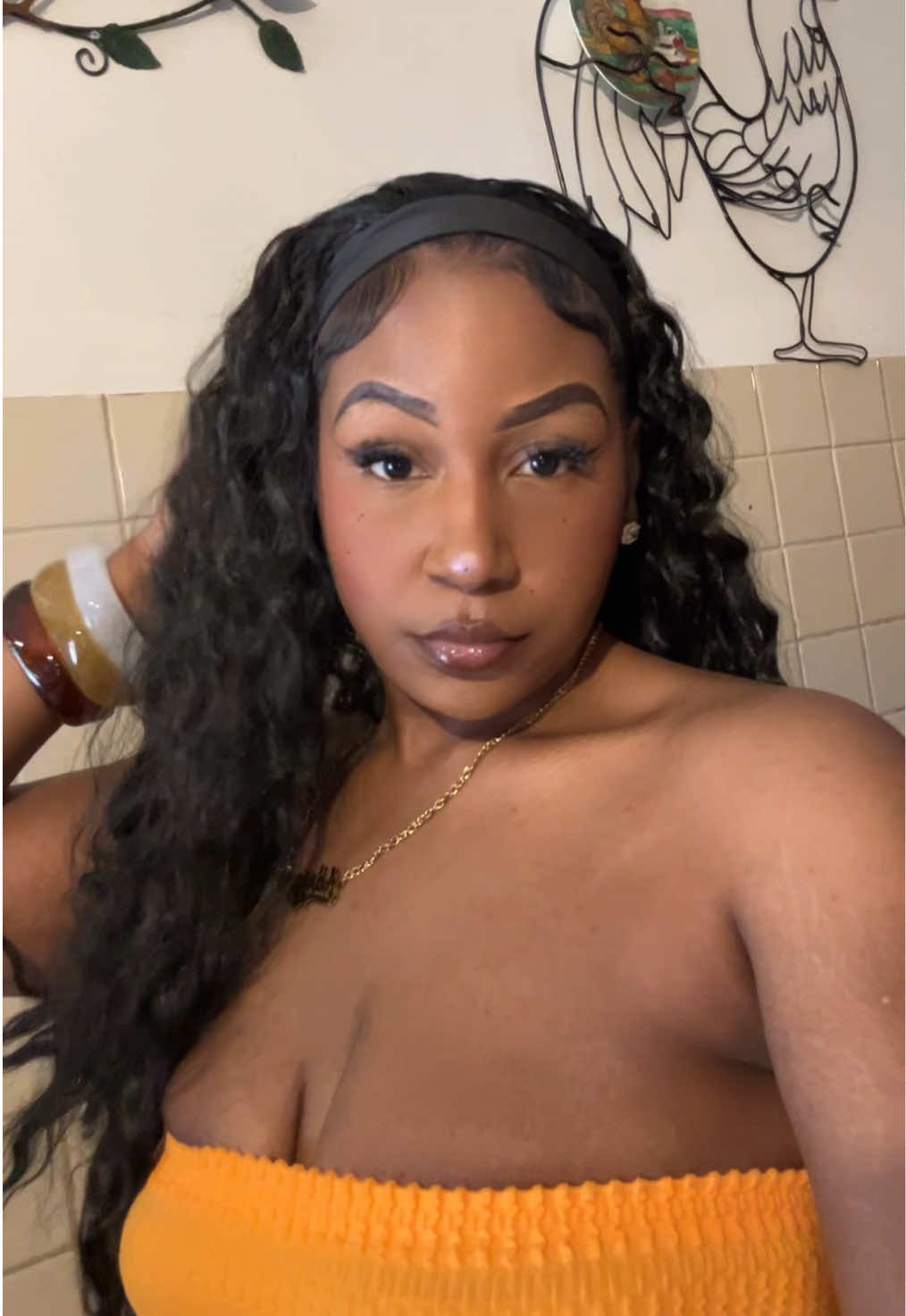 @I_hilarybanks
