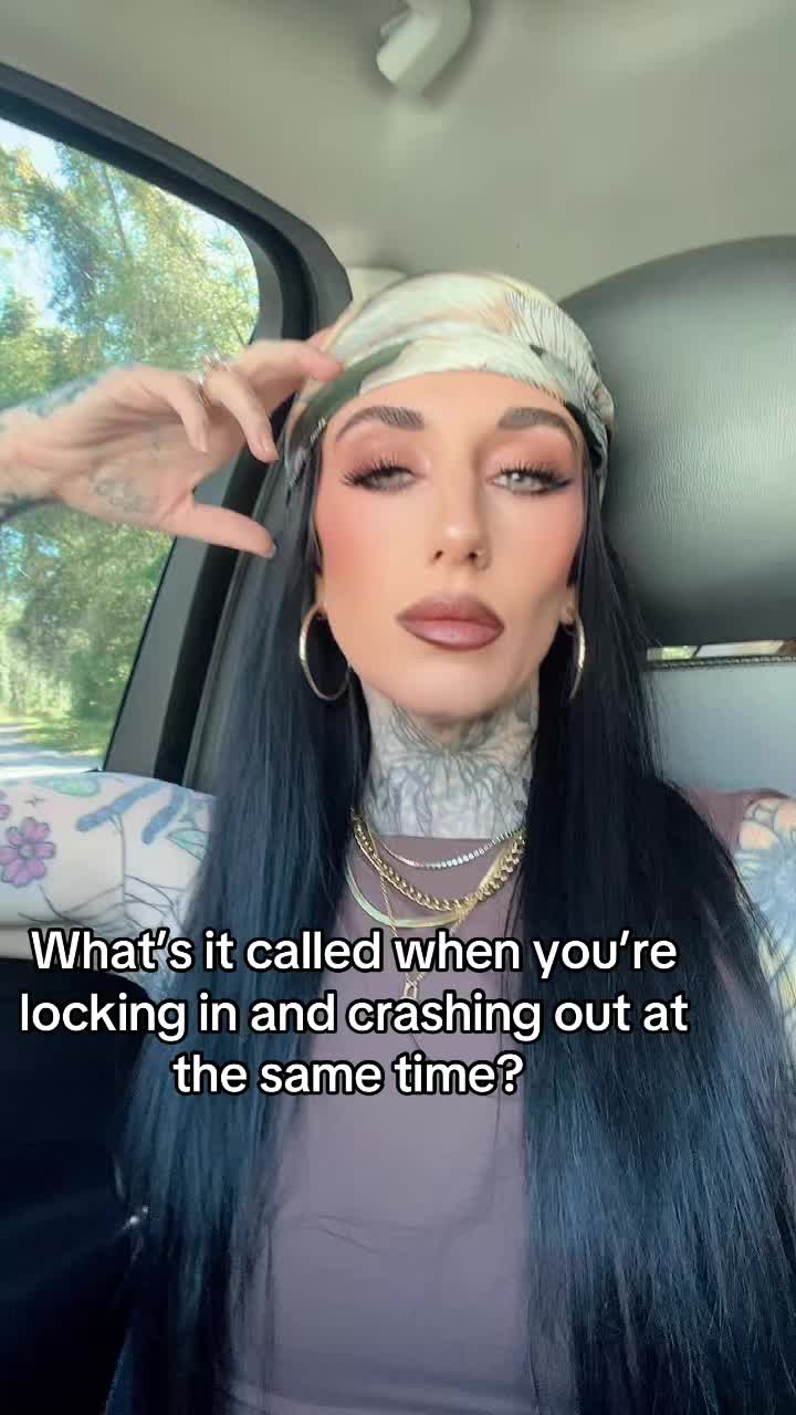 @Jade 🌿🖤💀