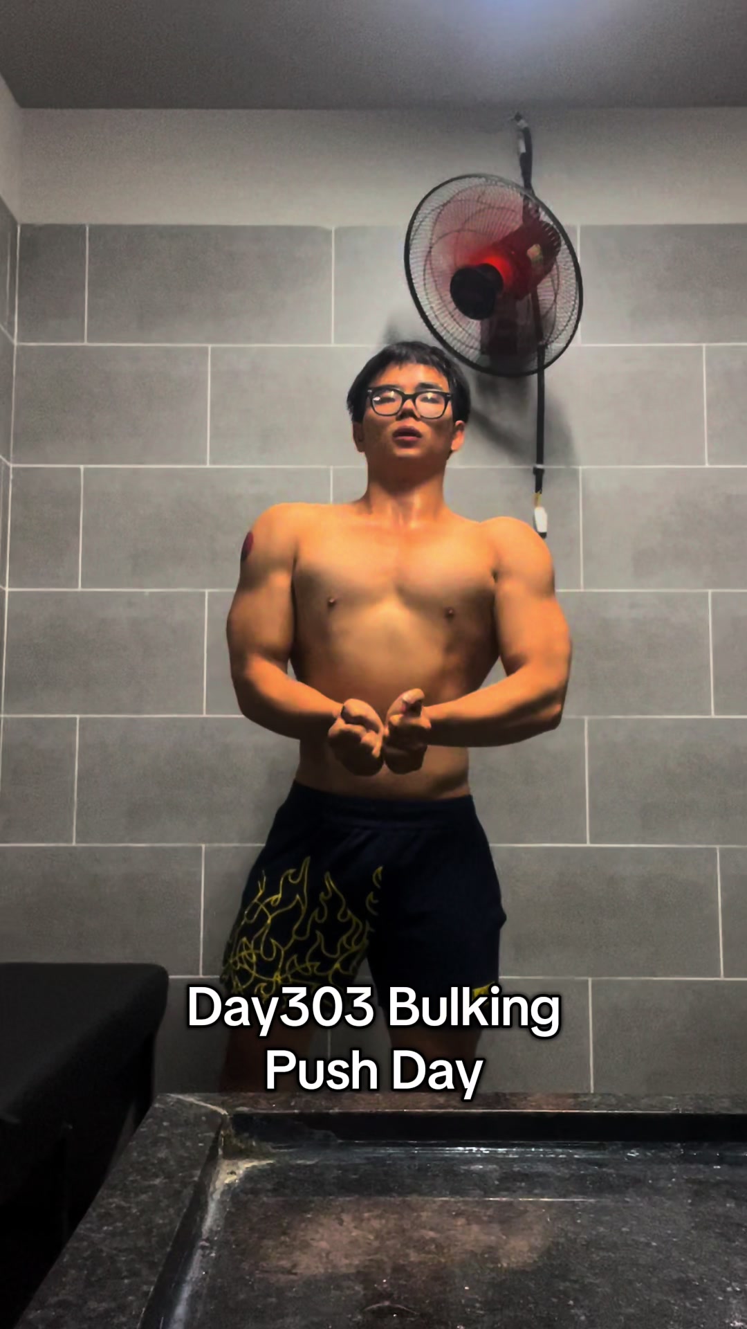 @Kent th&iacute;ch tập gym