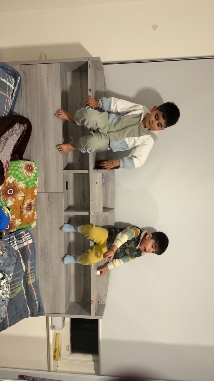 @Adelaideਆਲੇ