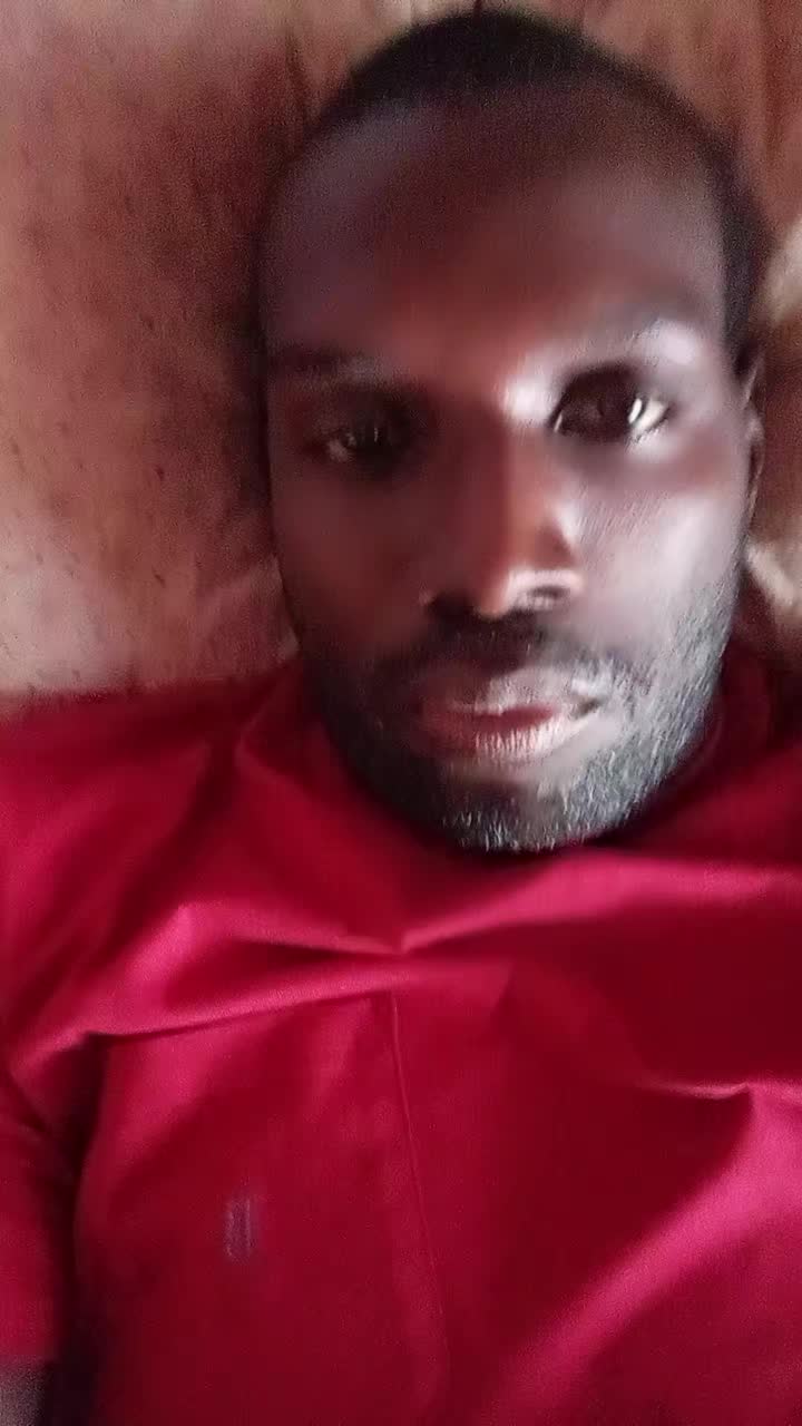 @Derval Maroon✊️