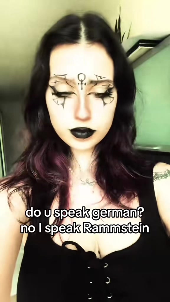 @🦇 𝔳𝔞𝔩𝔢𝔫𝔱𝔦𝔫𝔞  🦇