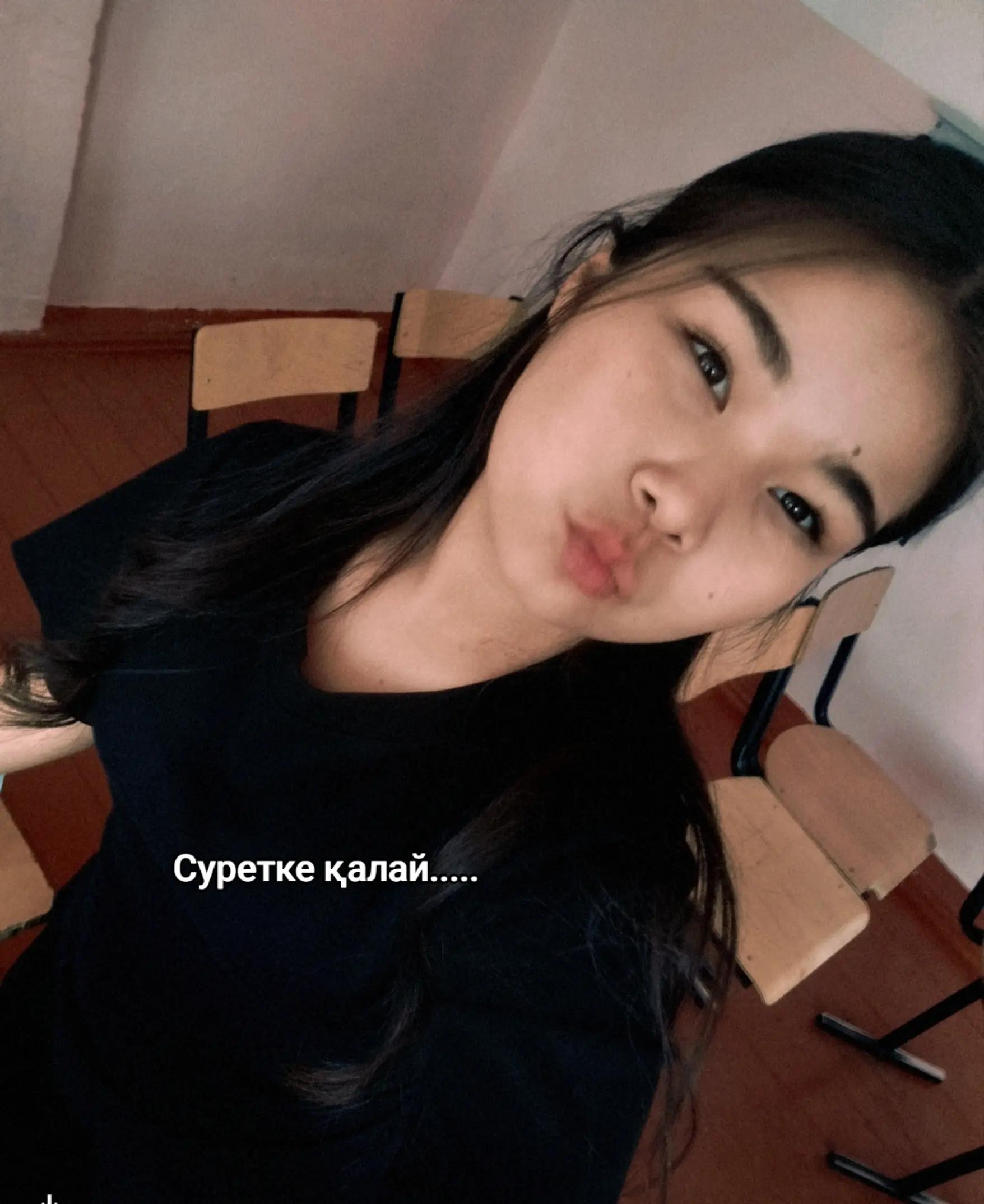 @𝐴𝑖𝑠𝑆𝑎𝑑𝑟𝑖𝑛𝑔💫