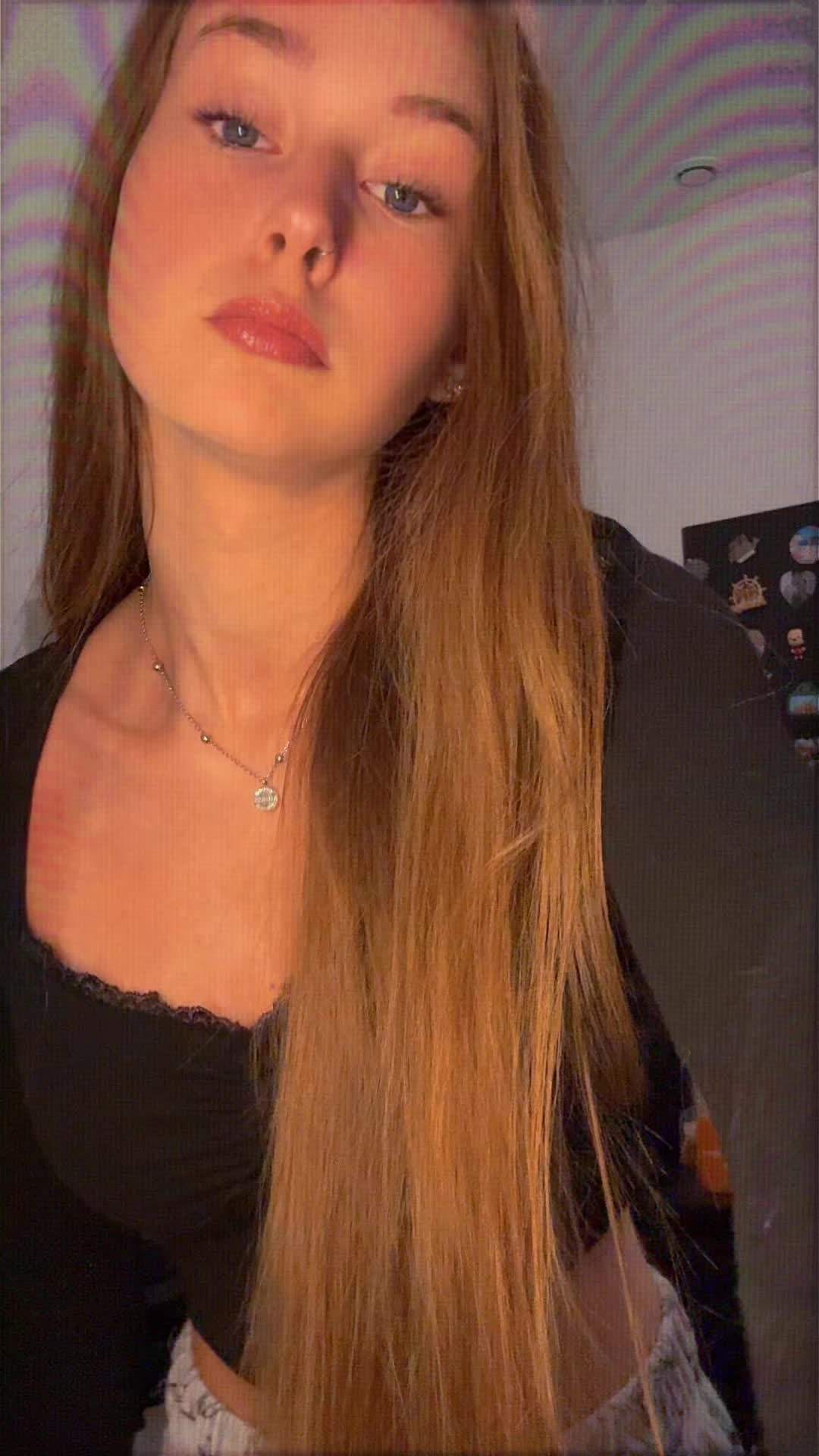@𝐠𝐰𝐞𝐞🧸