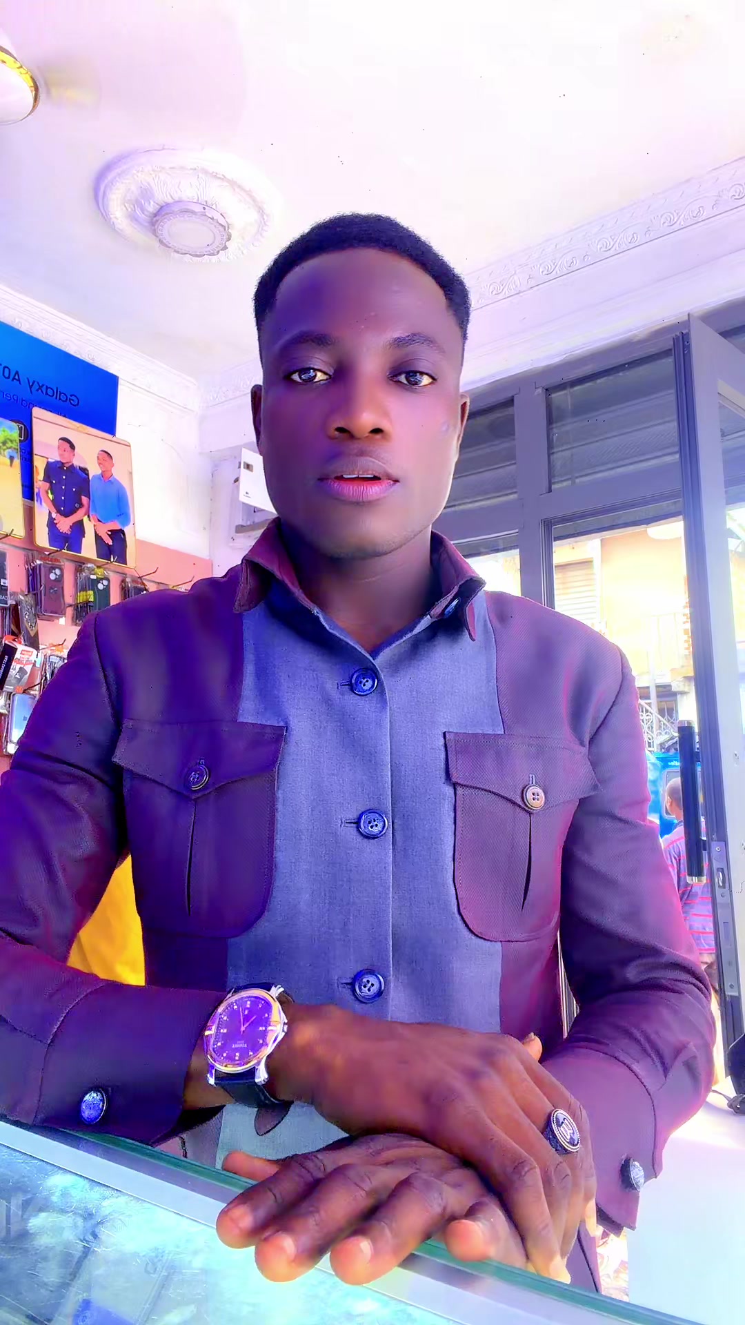 @HON SAVIOUR 🧳