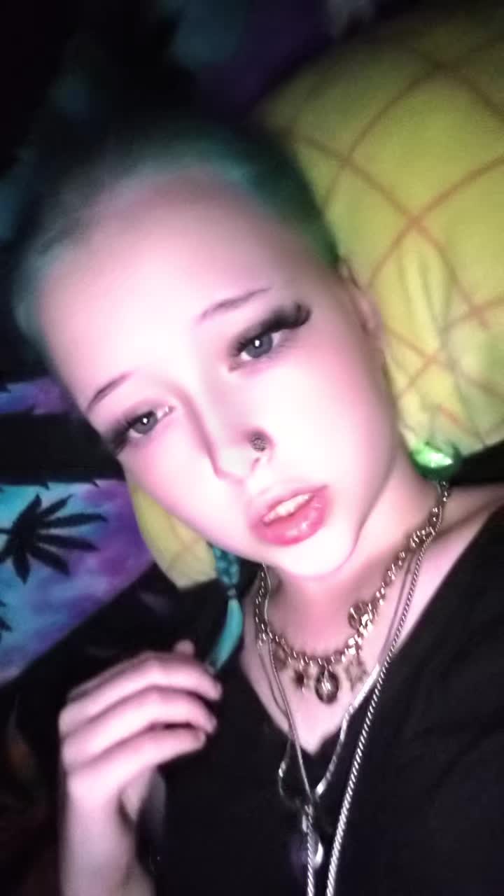 @𖣂Emma🧡💚