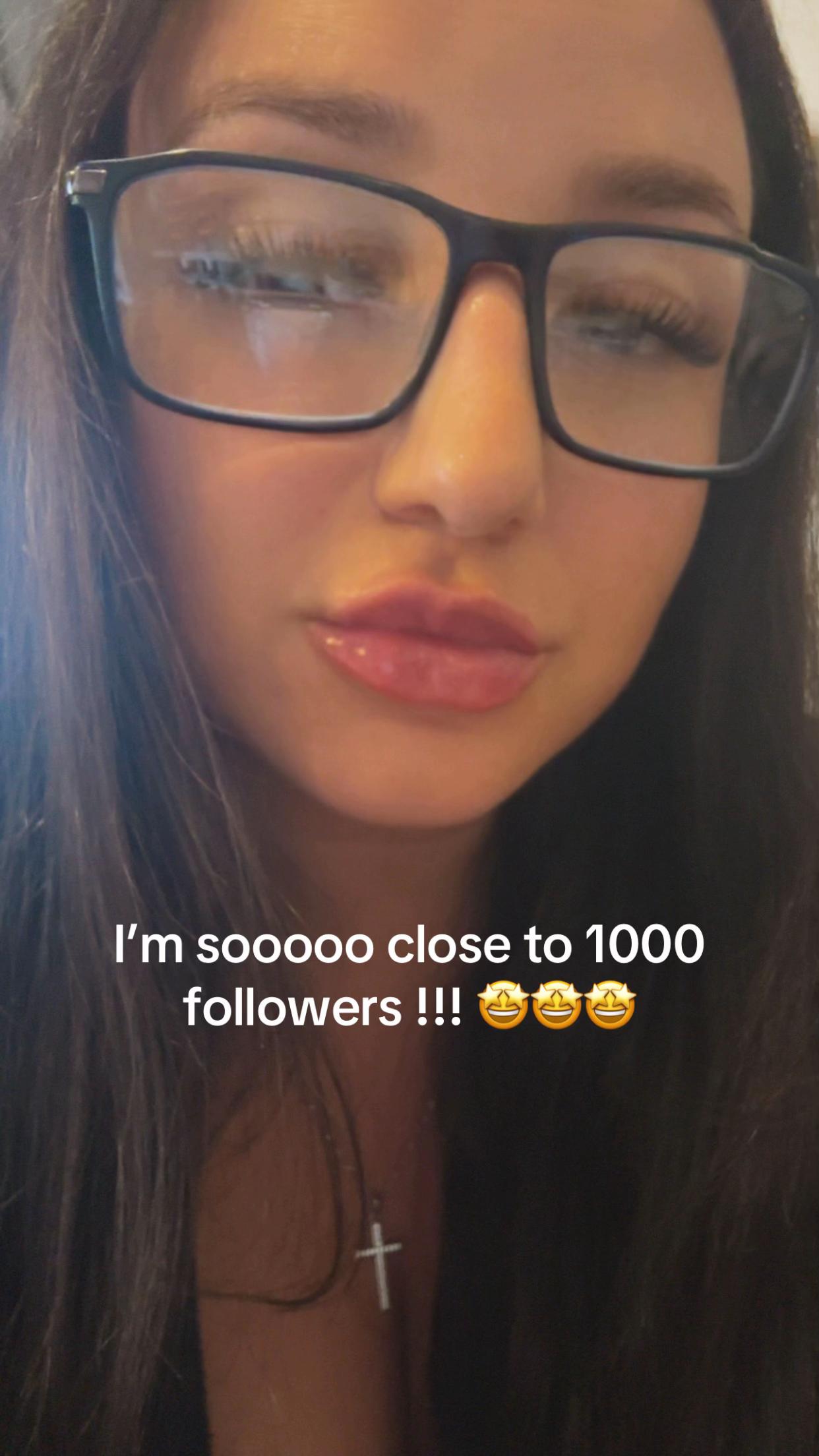 @BeckiiXO