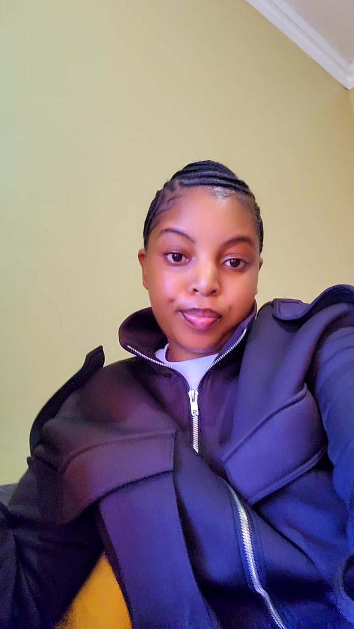 @Nella-jay