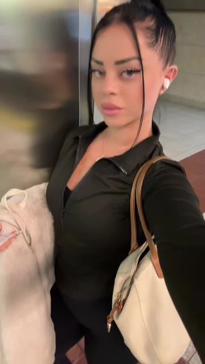@Dora__Martinez