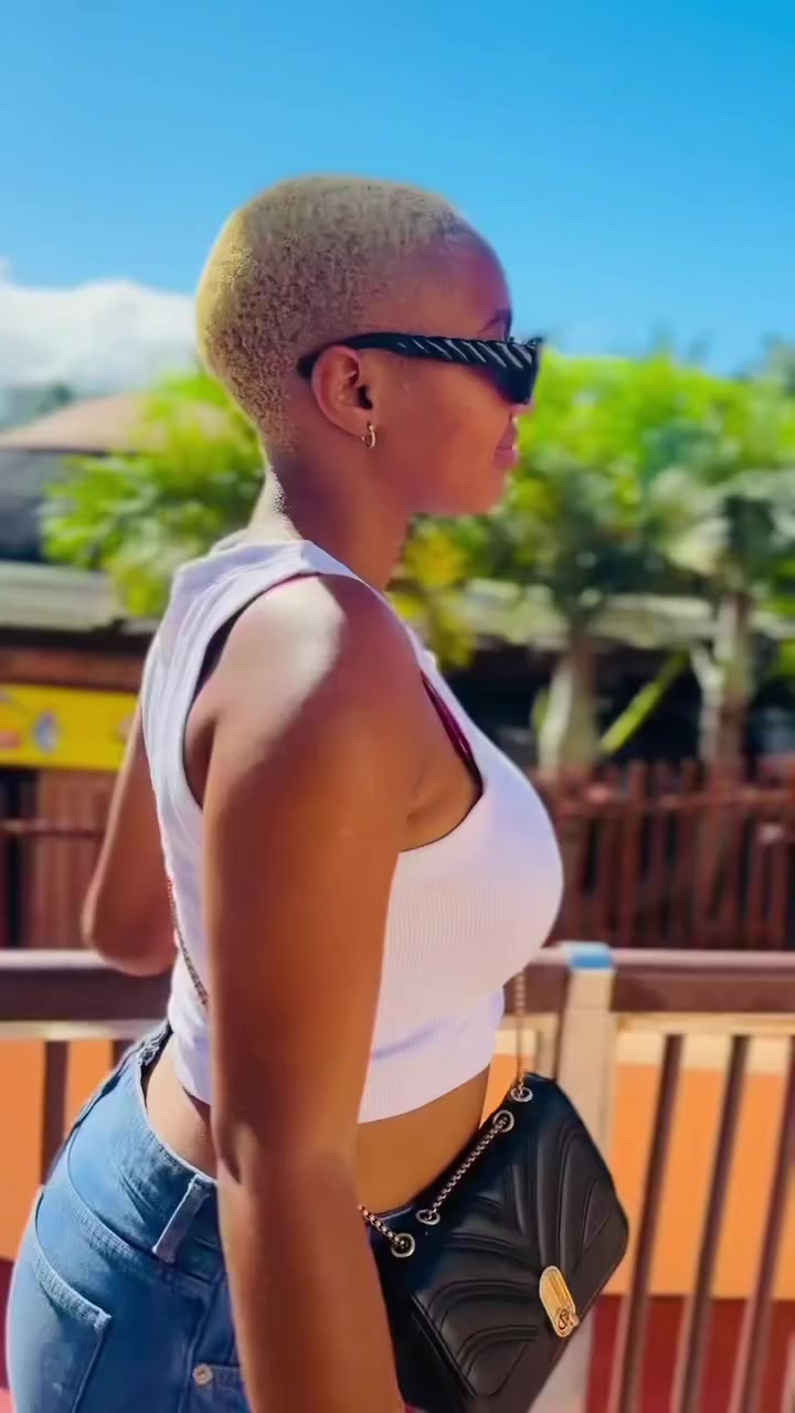 @Isakhanya
