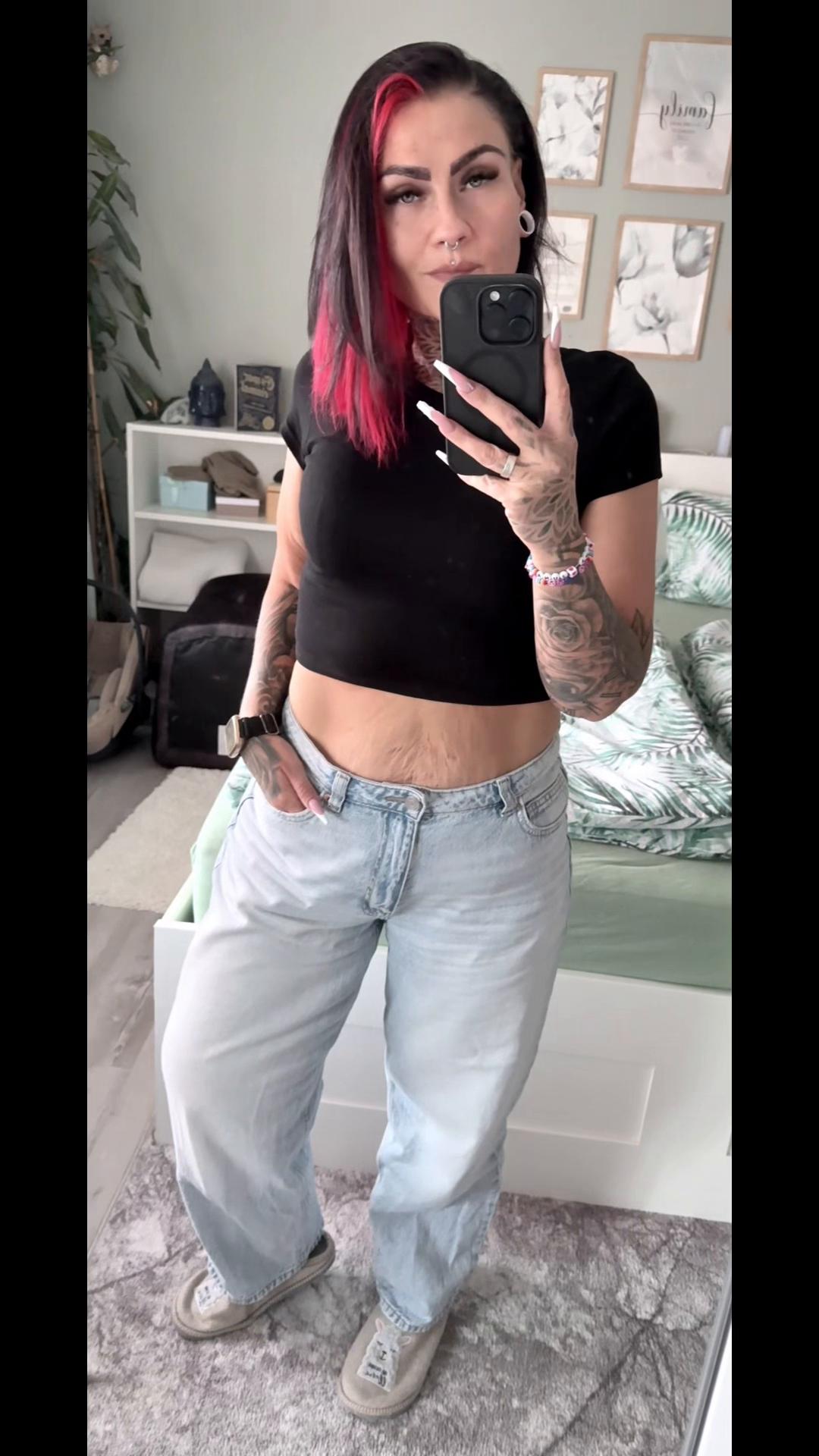 @𝑀𝒶𝓃𝒿𝒶 🍒