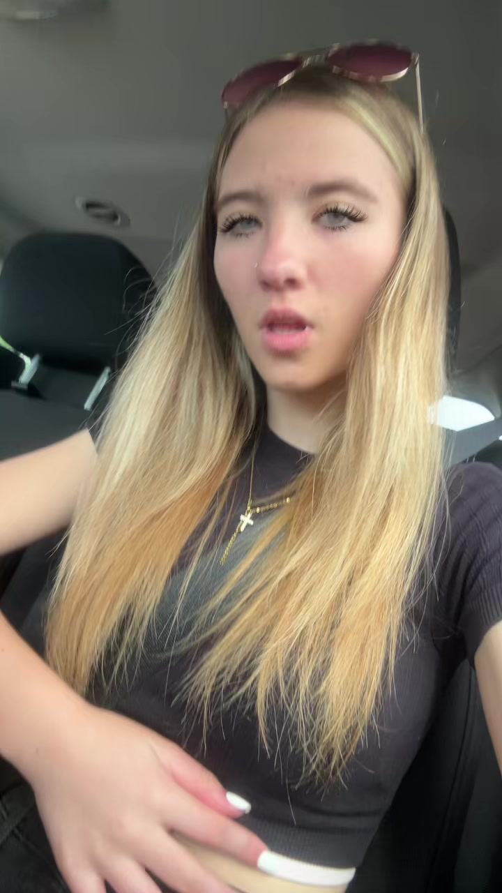 @livy.poo.16