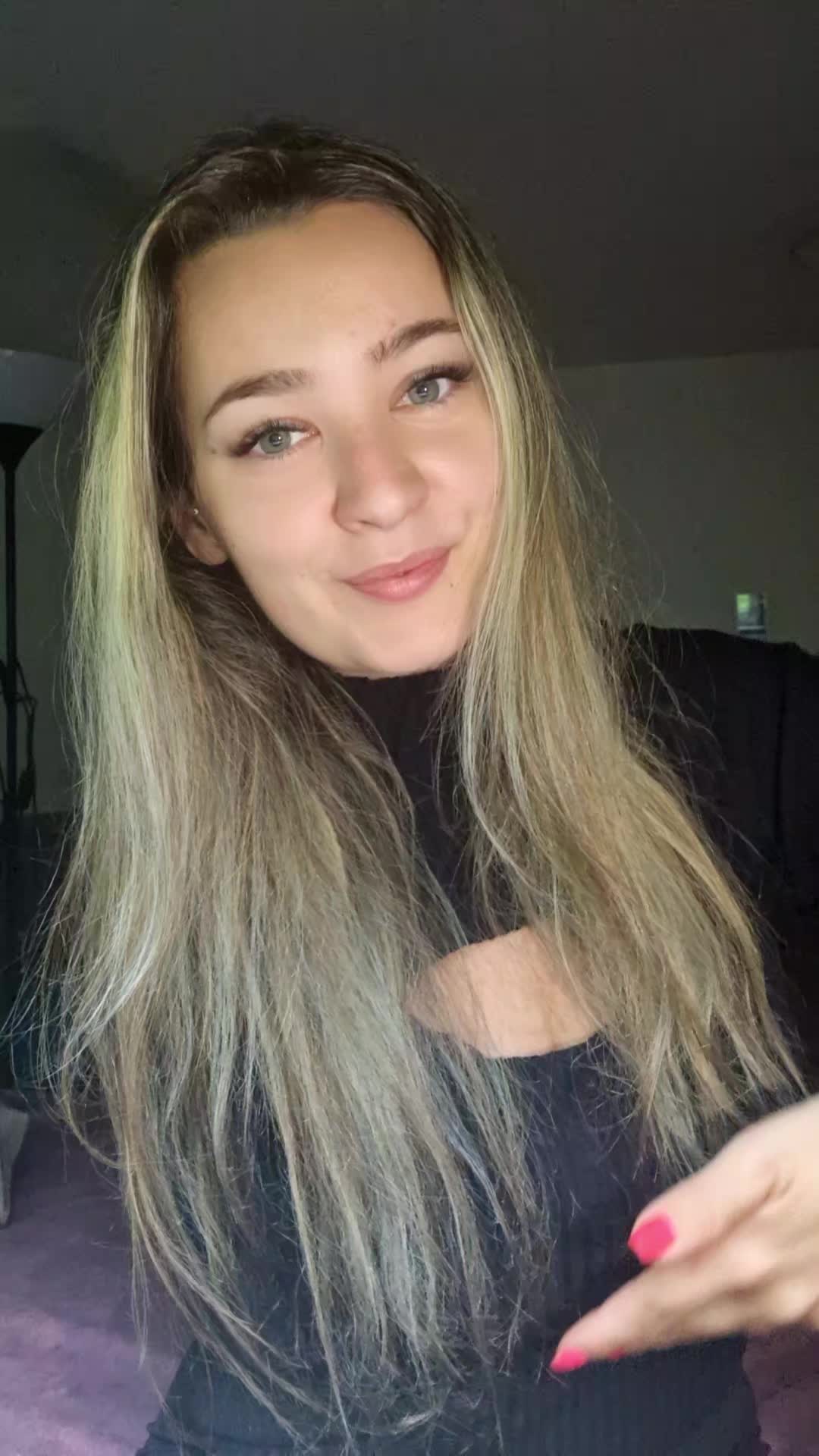 @vikt&oacute;ria kiss