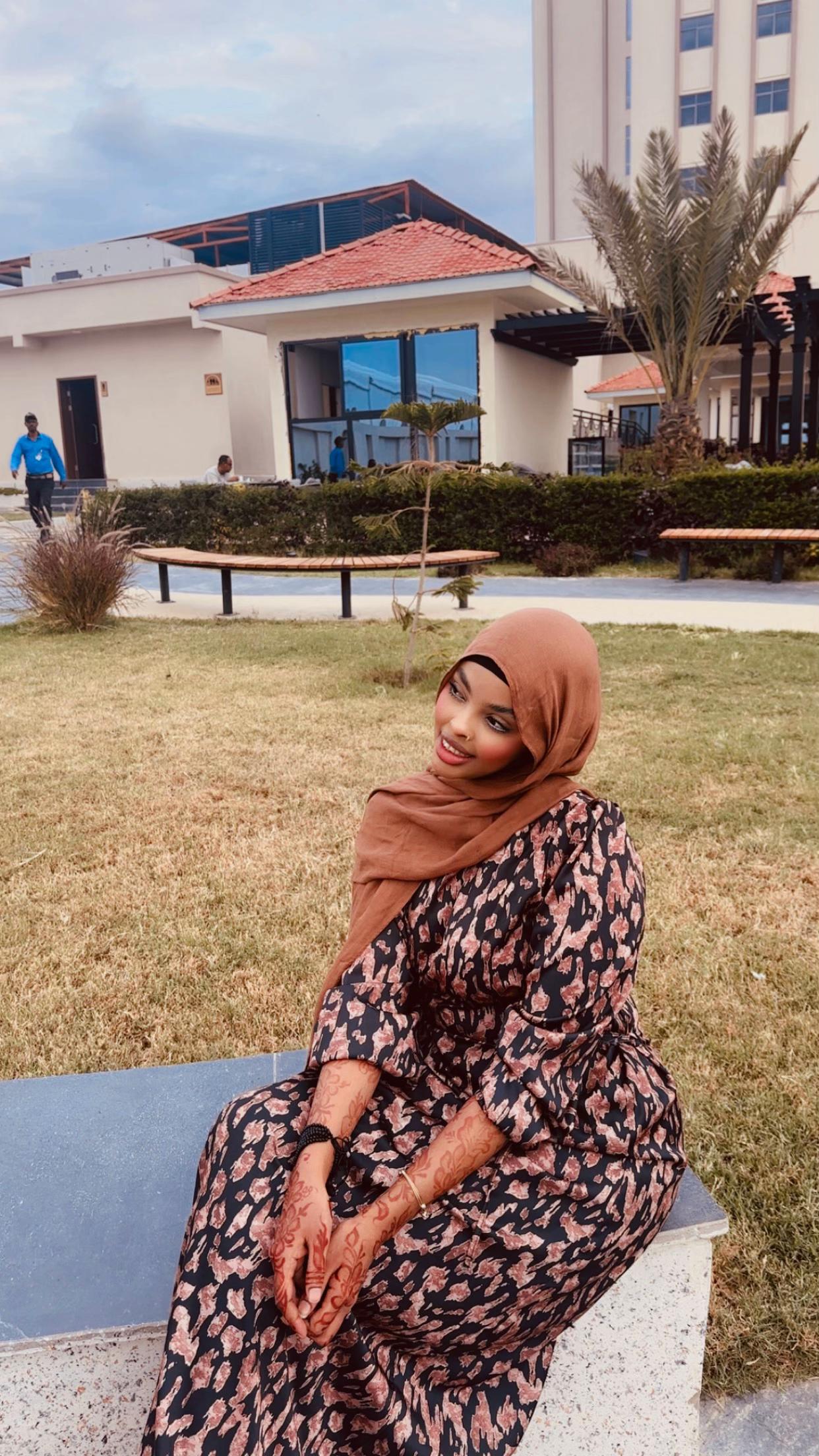 @Fadumo Riyaad