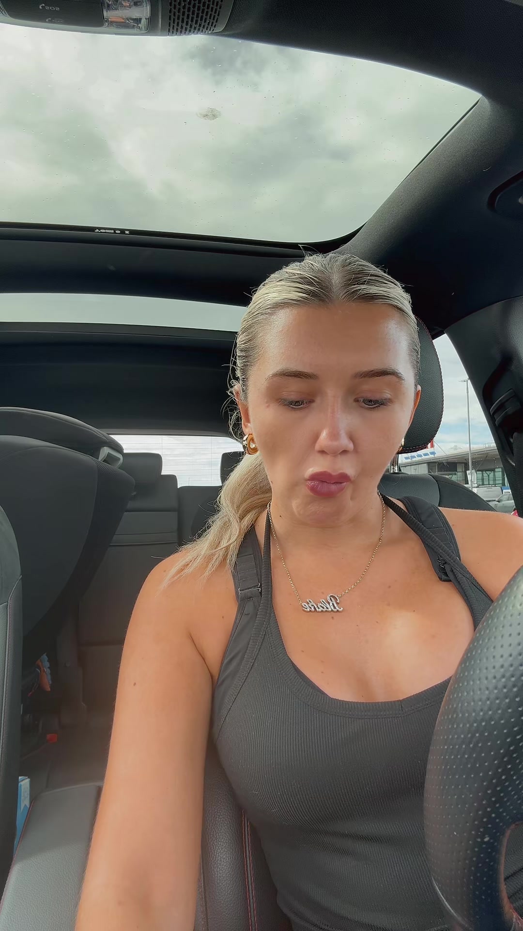 @LeighaClarke