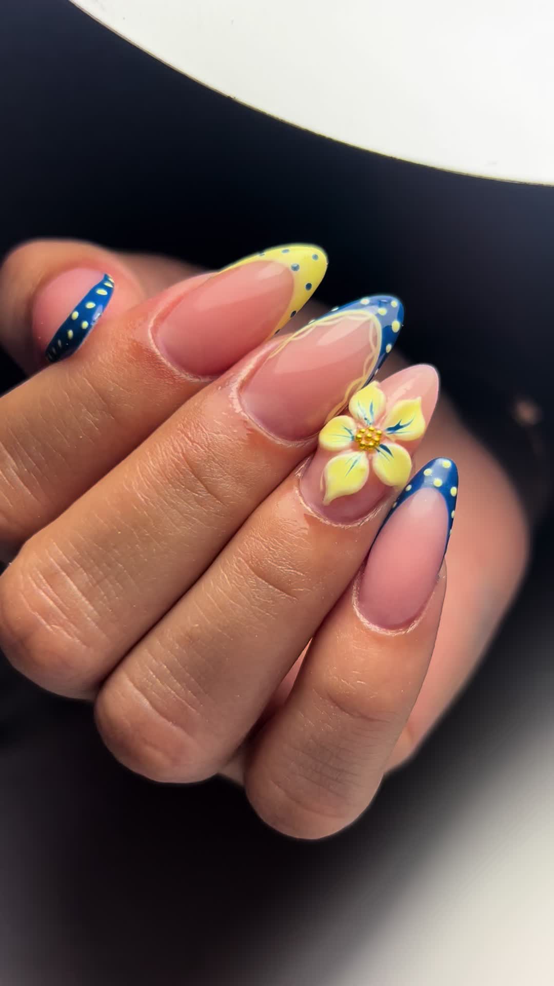 @Nails_Nicolesv