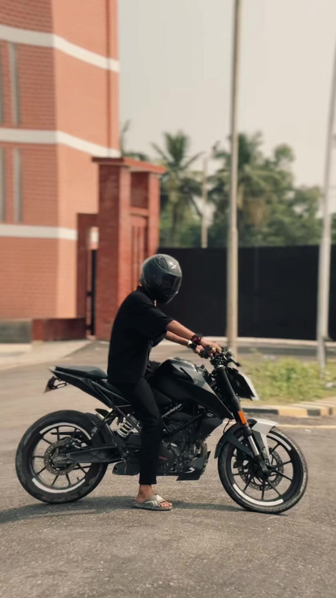 @R&igrave;d&ecirc;r_🤙👆RUm&iuml;&hearts;️🥷