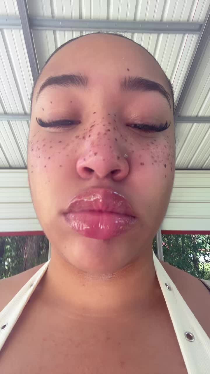 @shanndagoat_
