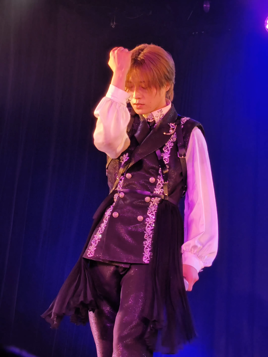 @ひとみ