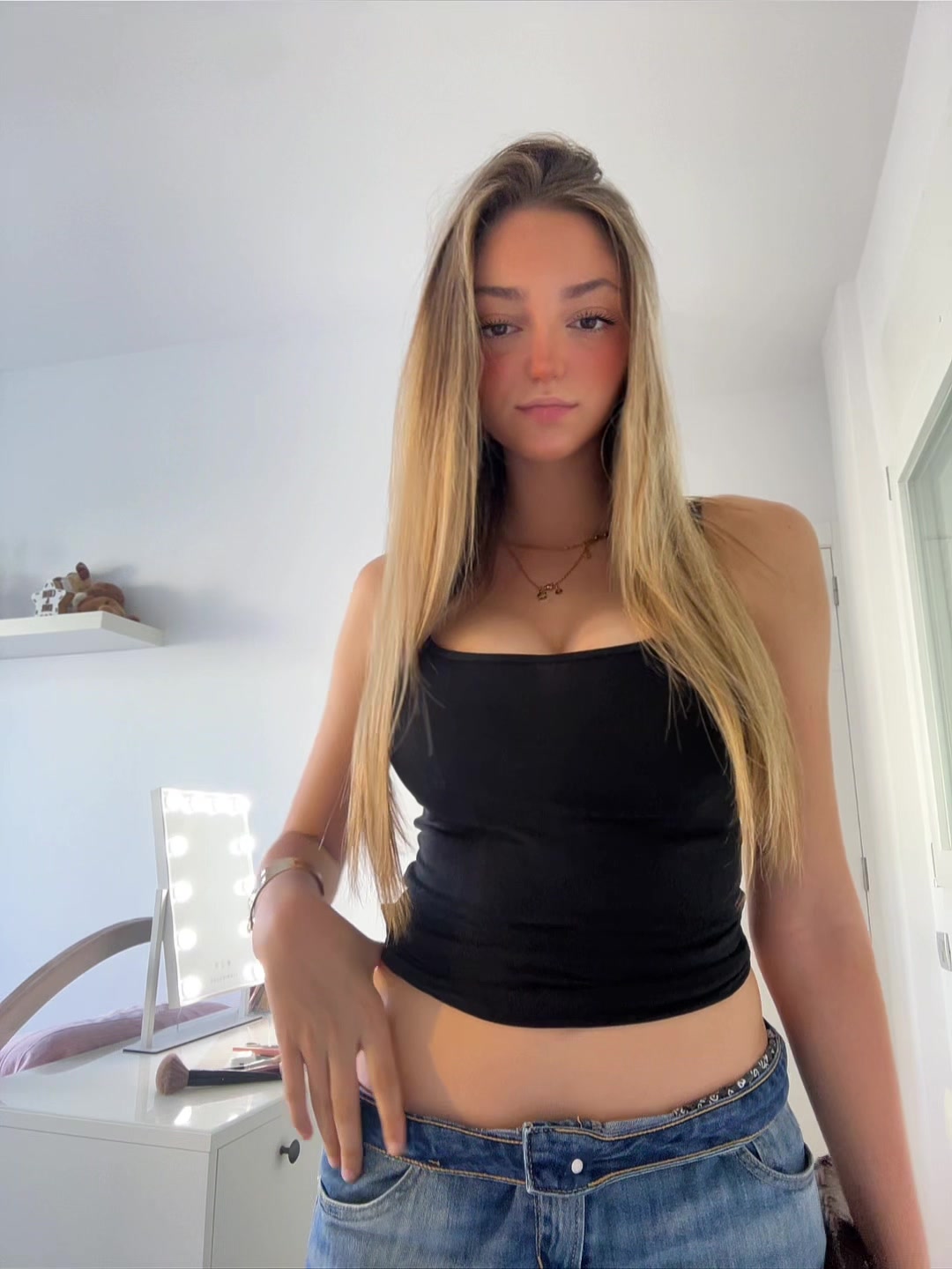 @chloediez_
