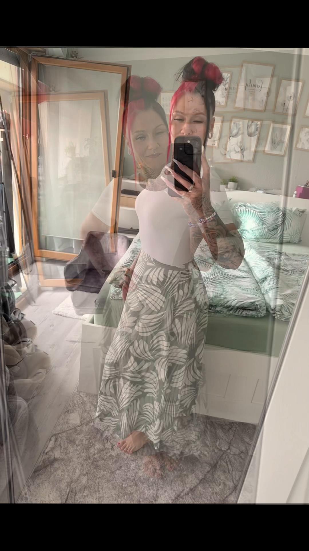 @𝑀𝒶𝓃𝒿𝒶 🍒