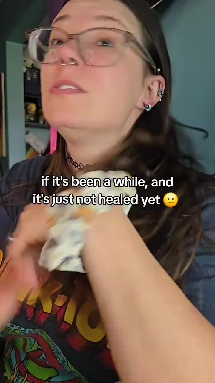 @April🖤💚👽