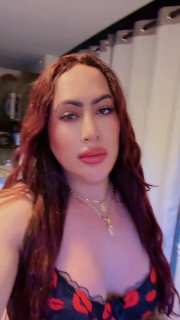 @Paola