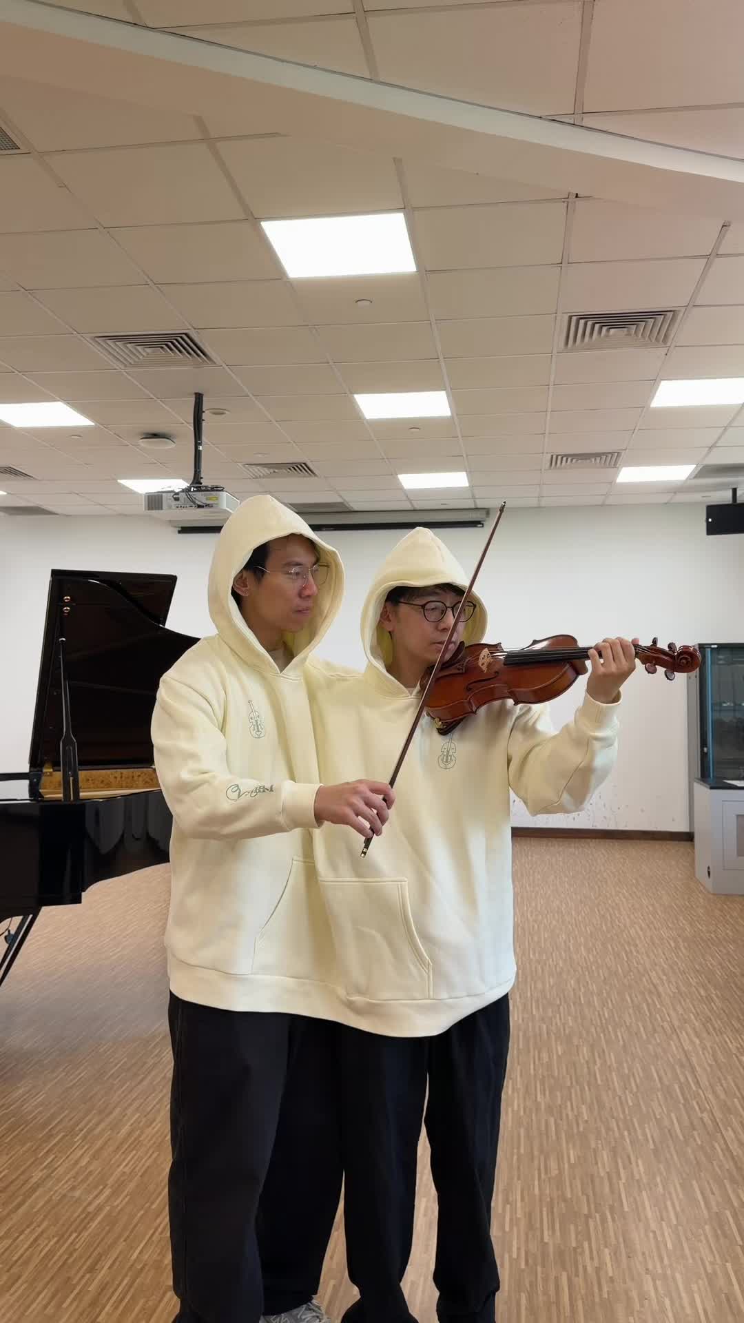 @twosetviolin