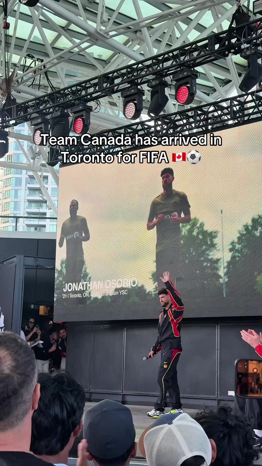 @Ang ☻🇨🇦