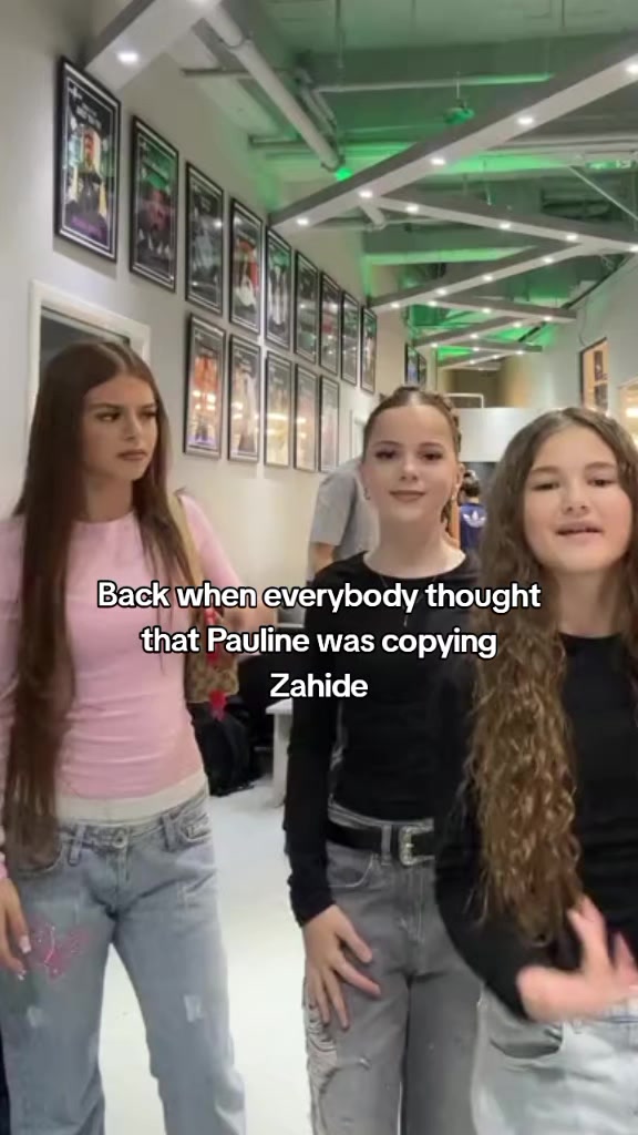 @𝙎 𝘼 𝙍 𝘼 𝙃