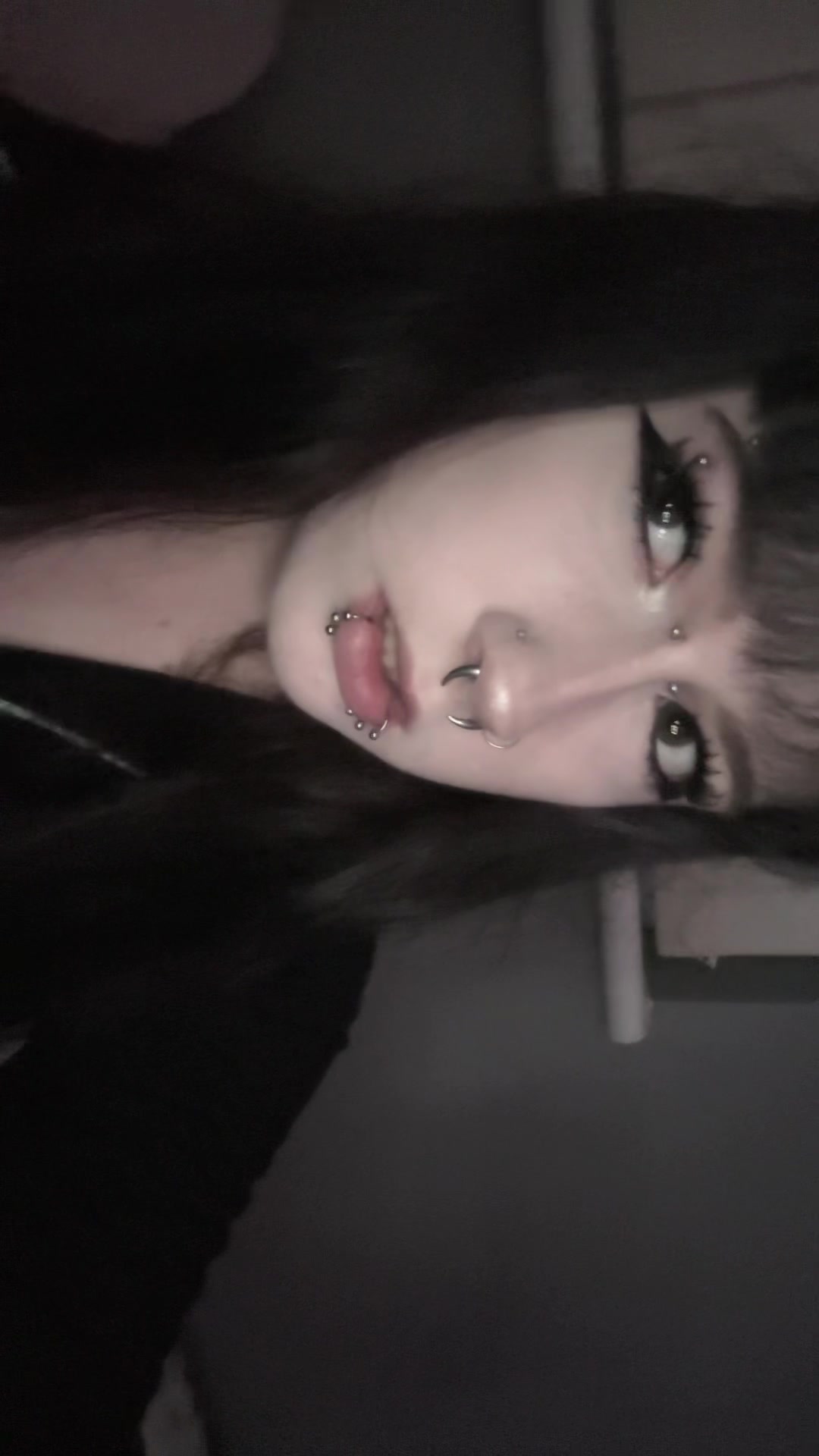 @Ellie🦇