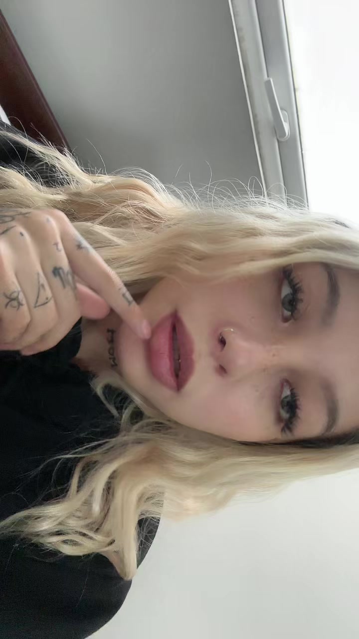 @𝔖𝔥𝔞𝔦𝔢𝔩 𝔇𝔞𝔳𝔞𝔩𝔬𝔰