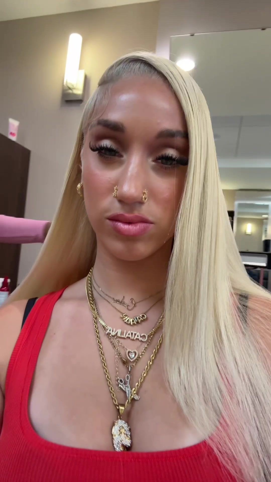 @Nichole_11_