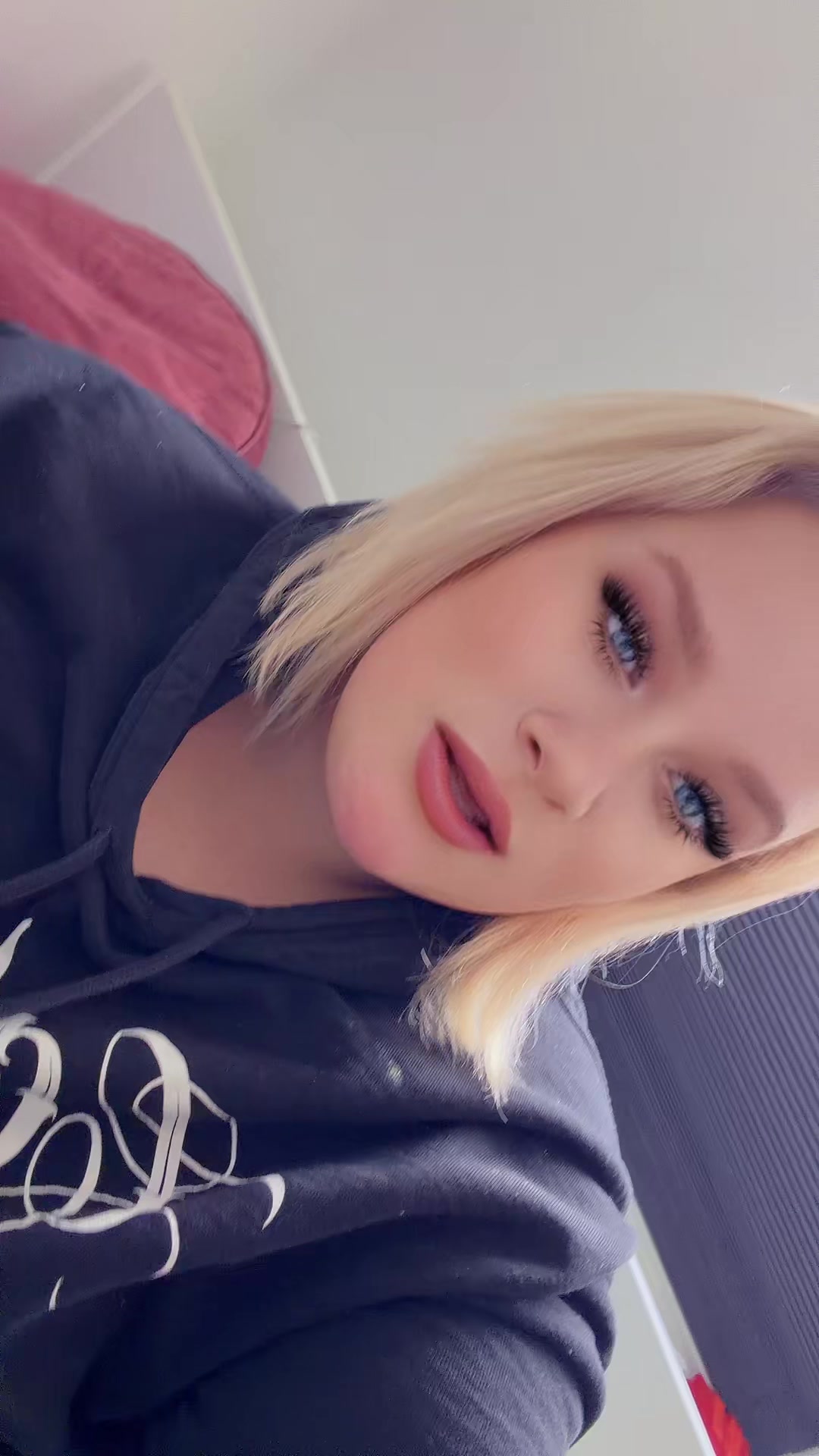 @Vxxxy