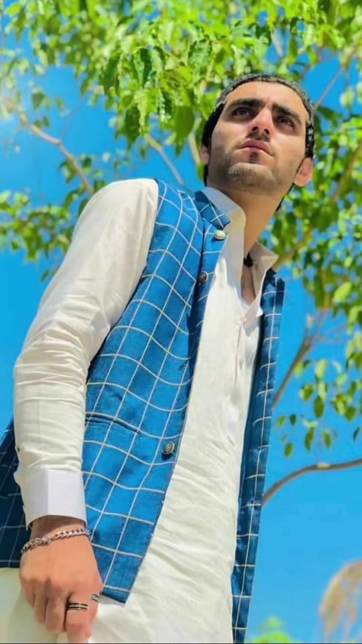 @Zubair pathan🤬