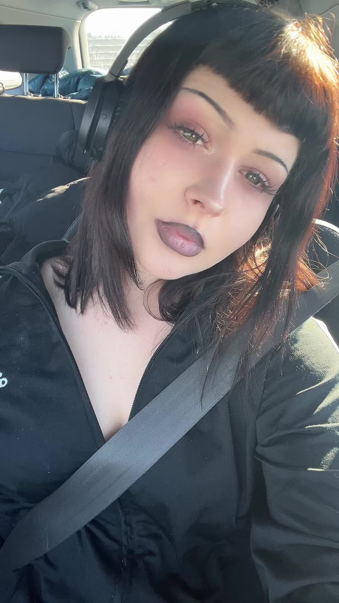 @haniabania