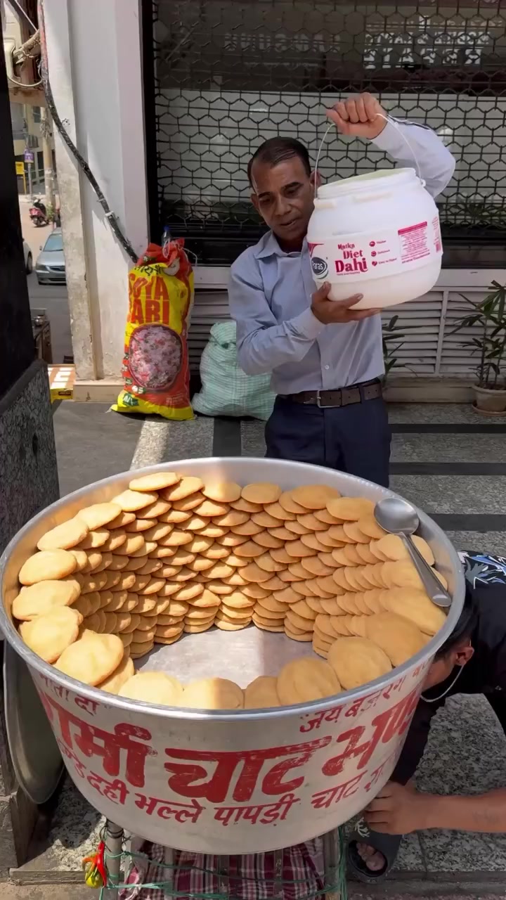 @𝗦𝘁𝗿𝗲𝗲𝘁 𝗙𝗼𝗼𝗱
