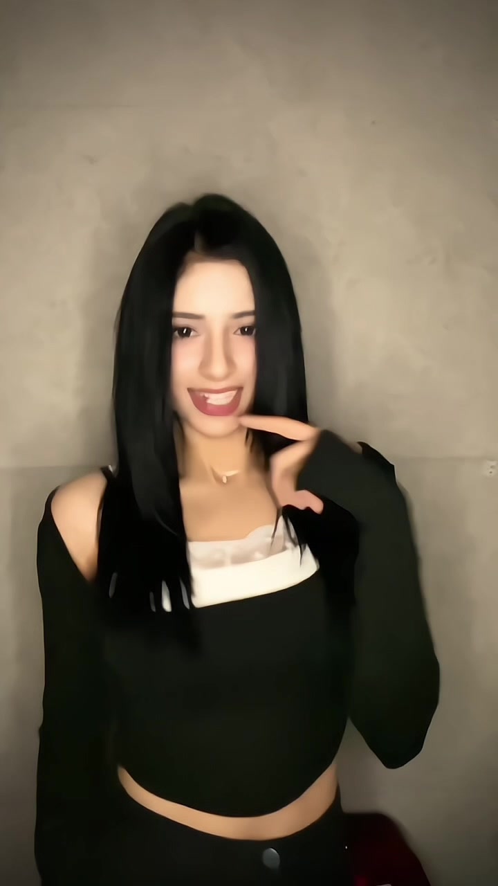 @𝘝𝘪𝘷𝘪 &hearts;︎