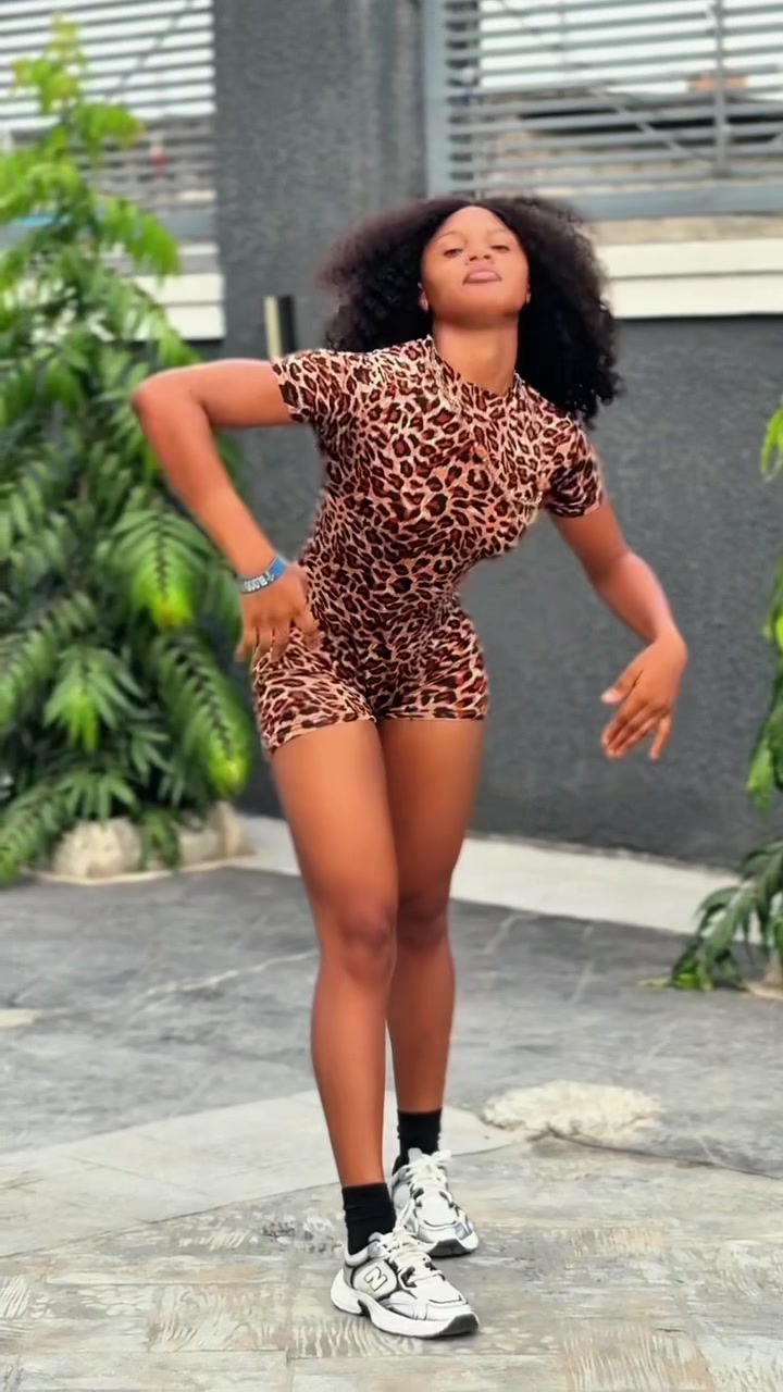 @afroblueries