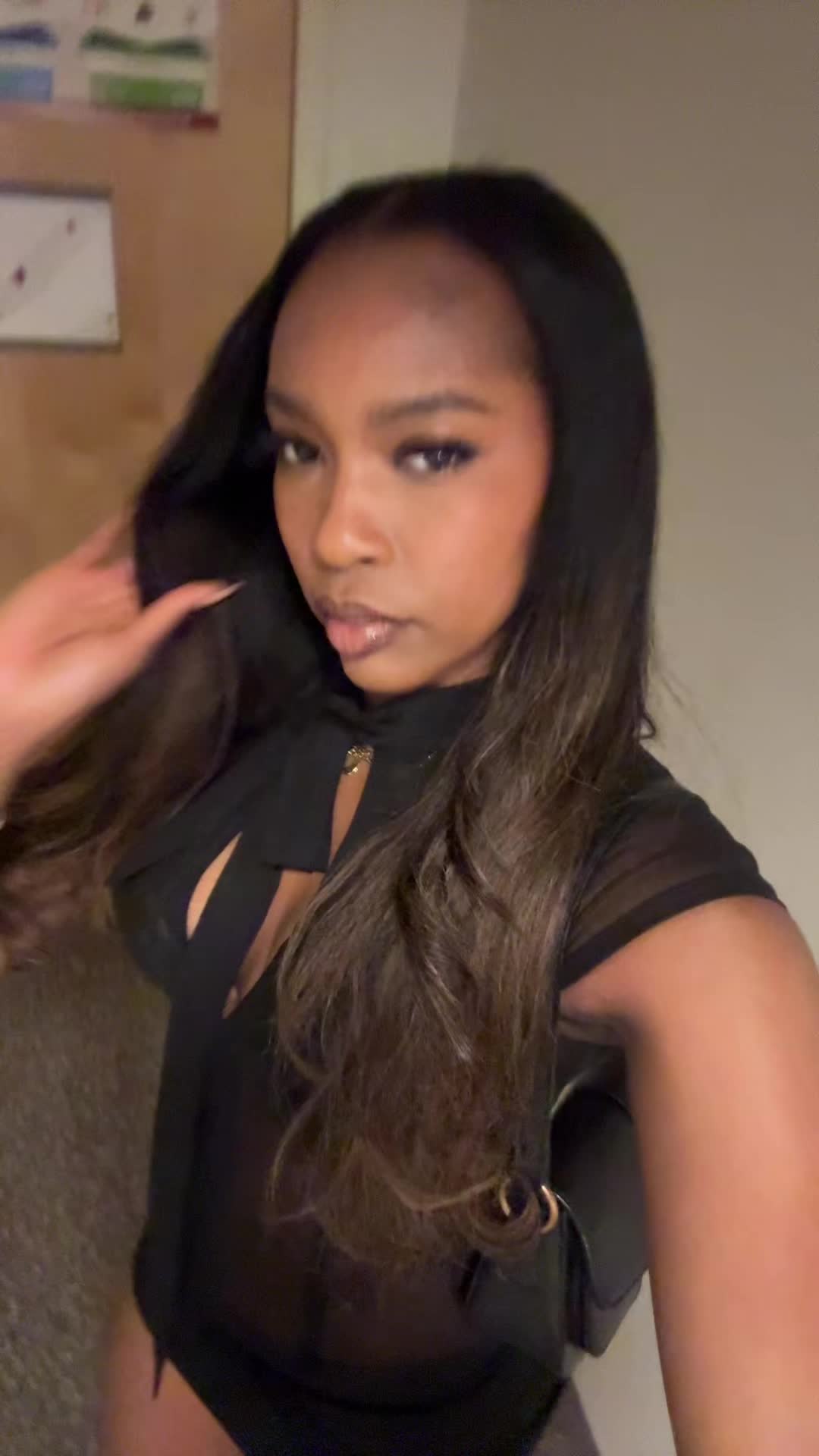 @anishaaniyah