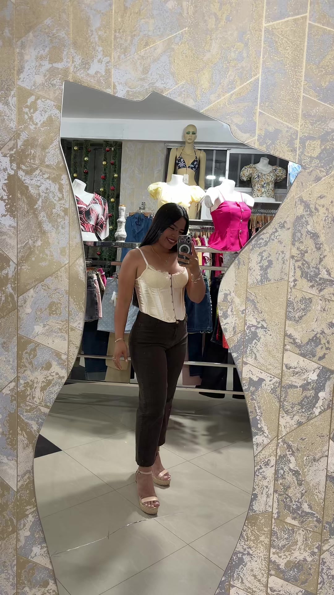 @criss closet-boutique