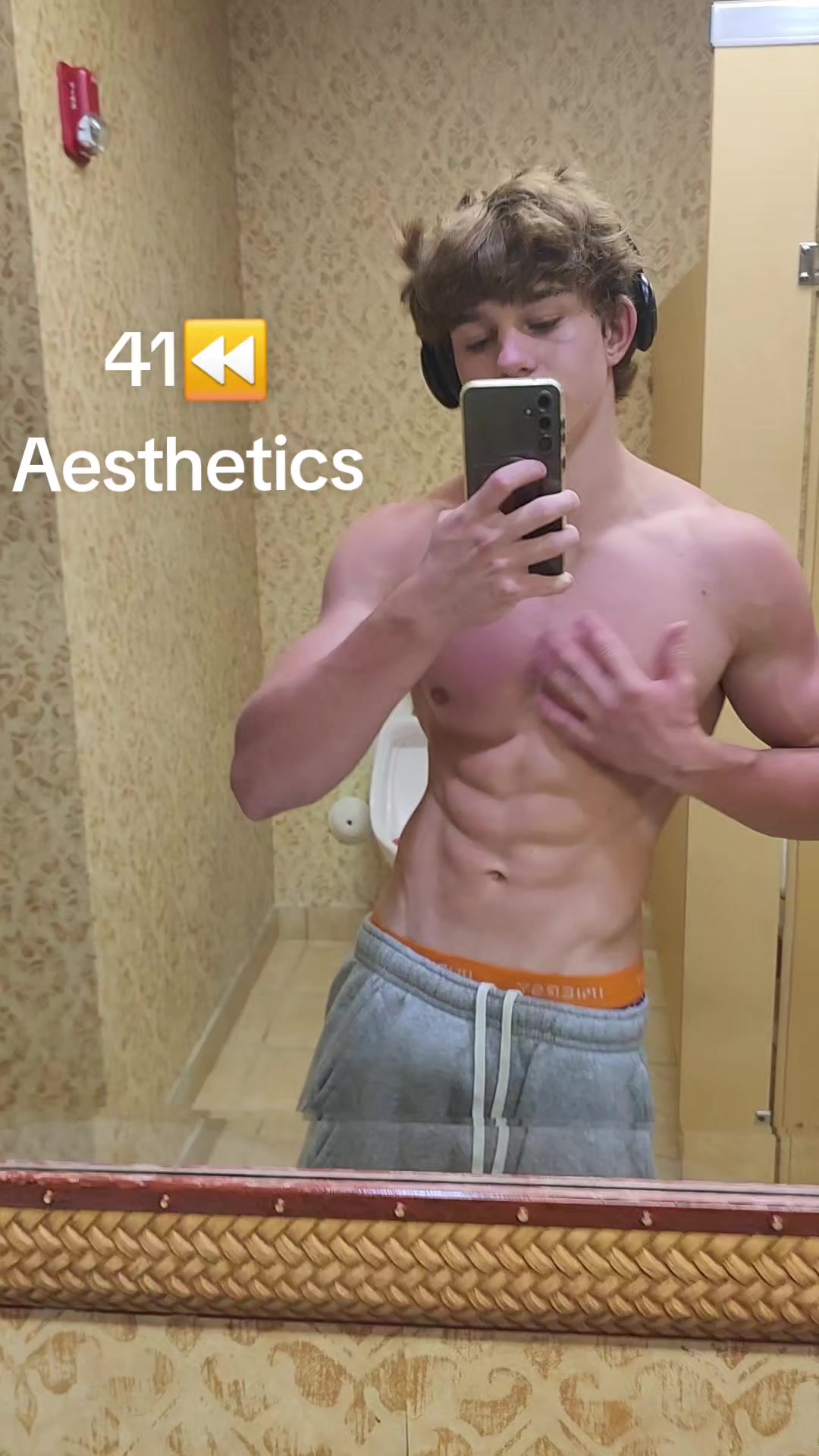 @smallguymyles1