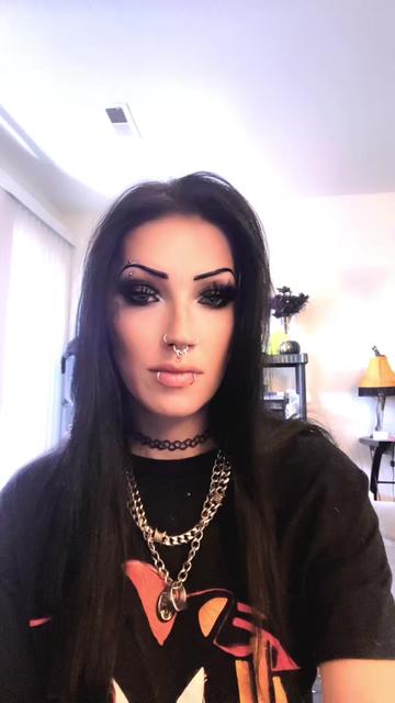 @𝕶𝖆𝖗𝖑𝖞🥀✨🖤